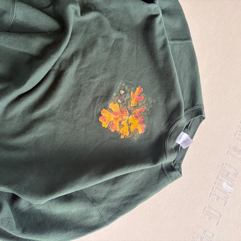 Vintage Early 2000s Forest Green Fall graphic Leaf Graphic Crewneck